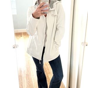 Nuage Softshell Hooded Jacket with Hi-Low Hem